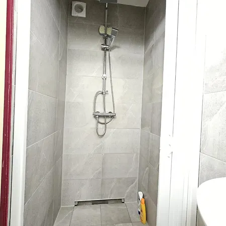 Δωμάτια σε οικογενειακή κατοικία Wohnreich Mitte - 1b - 2-zimmerwohnung